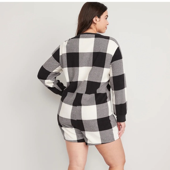 NWT OLD NAVY Fleece Henley Pajama Romper -- 3.5-inch inseamGray Bear Isle LARGE - Picture 5 of 7